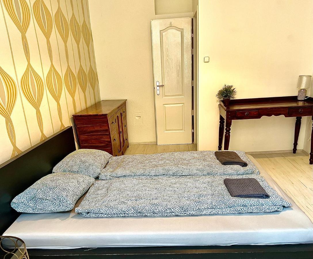 L8 Guesthouse Budapest Exteriör bild